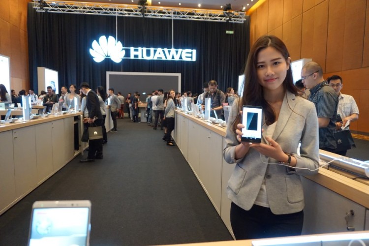 Huawei opened up a hall for guests and dealers to experience the new Mate 8, the new Huawei Watches and the new MediaPad M2 10.0.