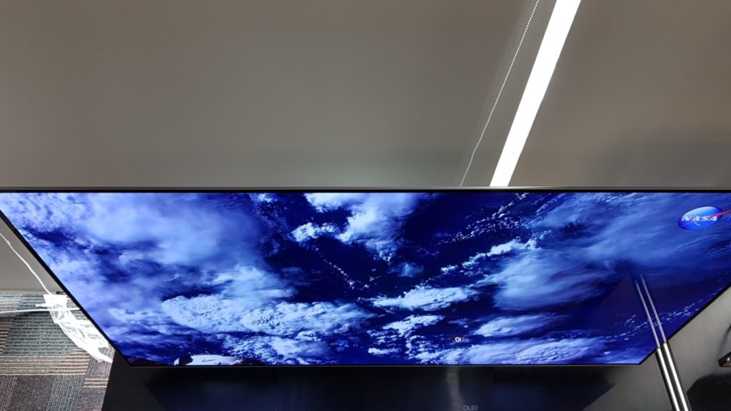 The B6 OLED TV is remarkably slim indeed when viewed from the sides