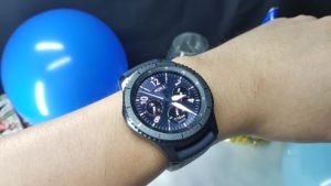 Unboxing the Samsung Gear S3 Frontier 9
