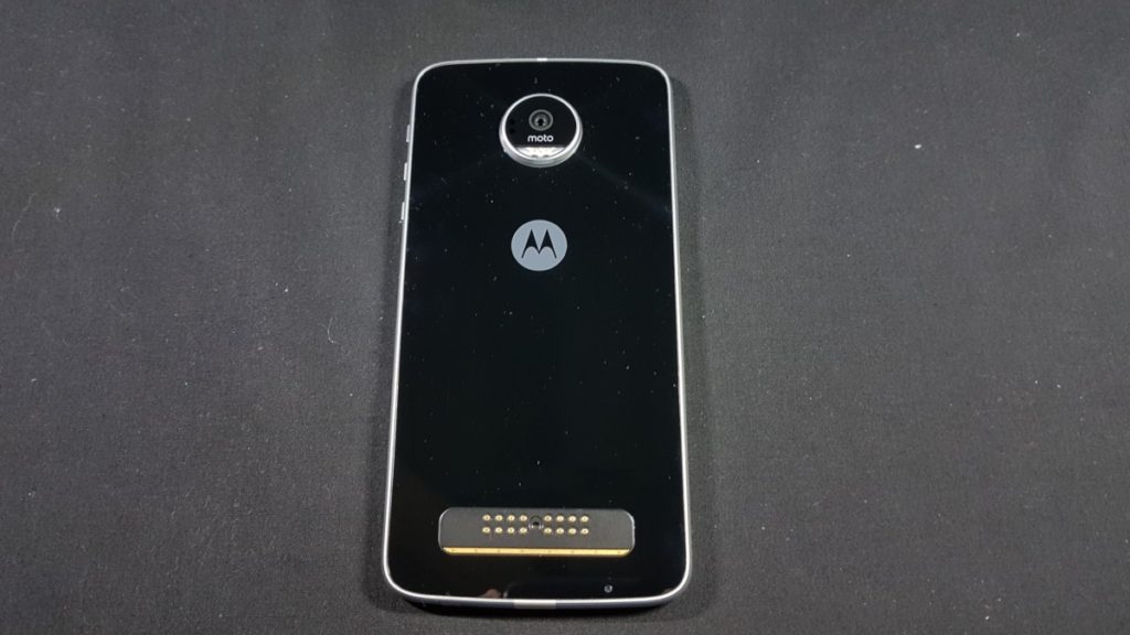 [Review] Moto Z Play - The Well Connected Workhorse Phone 4