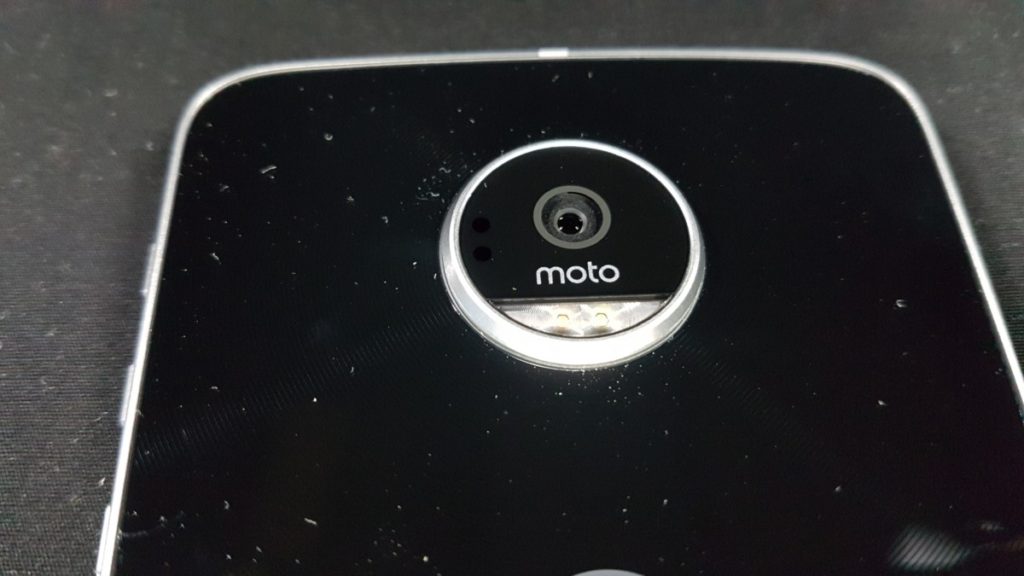 [Review] Moto Z Play - The Well Connected Workhorse Phone 5