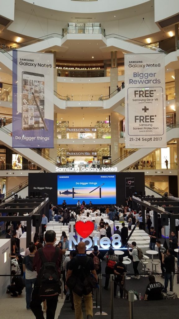 Song Ji-Hyo rocks Pavilion Mall at Galaxy Note8 Malaysia launch 2