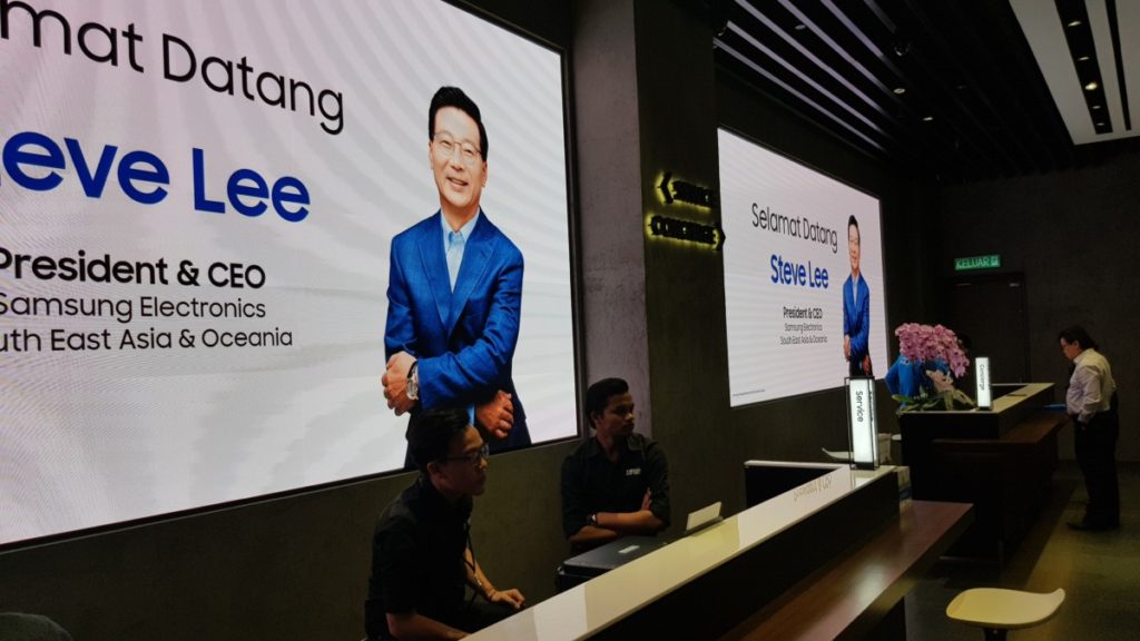 Steve Lee, President and CEO of Samsung Electronics Southeast Asia & Oceania at the inauguration of the Samsung Premium Store at Pavilion Mall, Malaysia