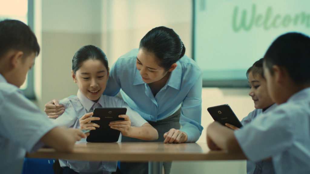 New Samsung Smart School ‘Little Pilot’ video will make you go ‘Aww!’ 2