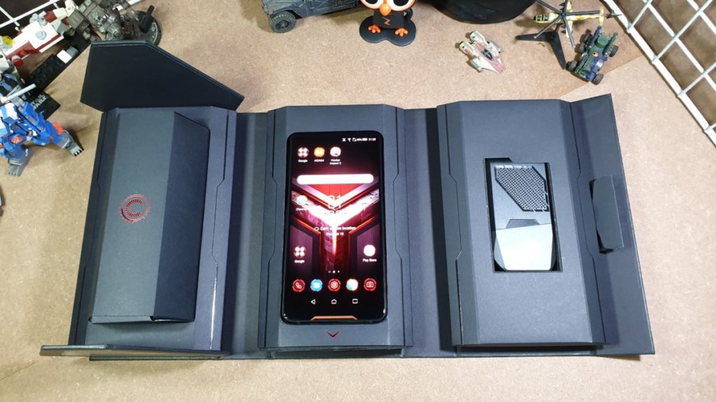 [Review] Asus ROG Phone - The Game Changer Is Here 3