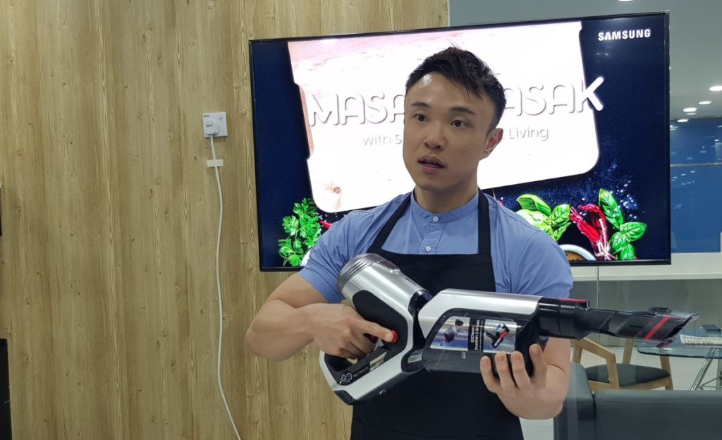 Master Chef Brian Chen sharing how the Samsung POWERstick PRO helps clean up after him in the kitchen