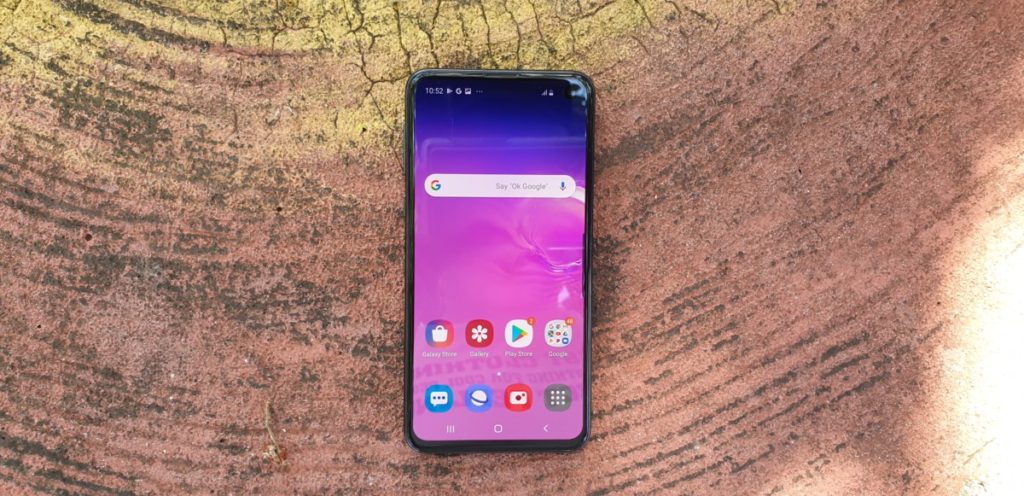 Galaxy S10e first look: Samsung’s most compact flagship redefines power 2