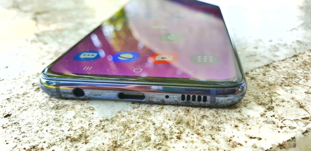 Galaxy S10e first look: Samsung’s most compact flagship redefines power 4