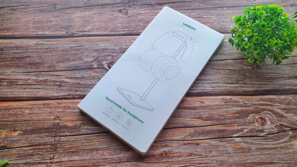 UGREEN headphone stand review box