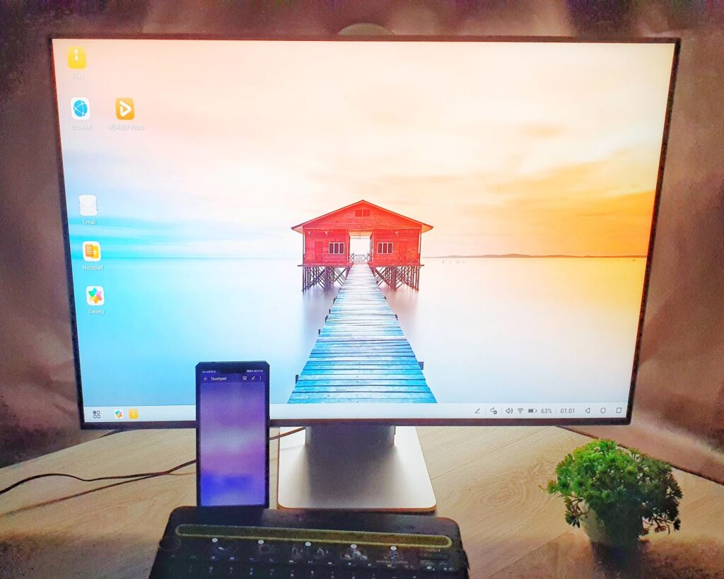 Huawei MateView Review - Minimalist 4K Monitor for Professionals