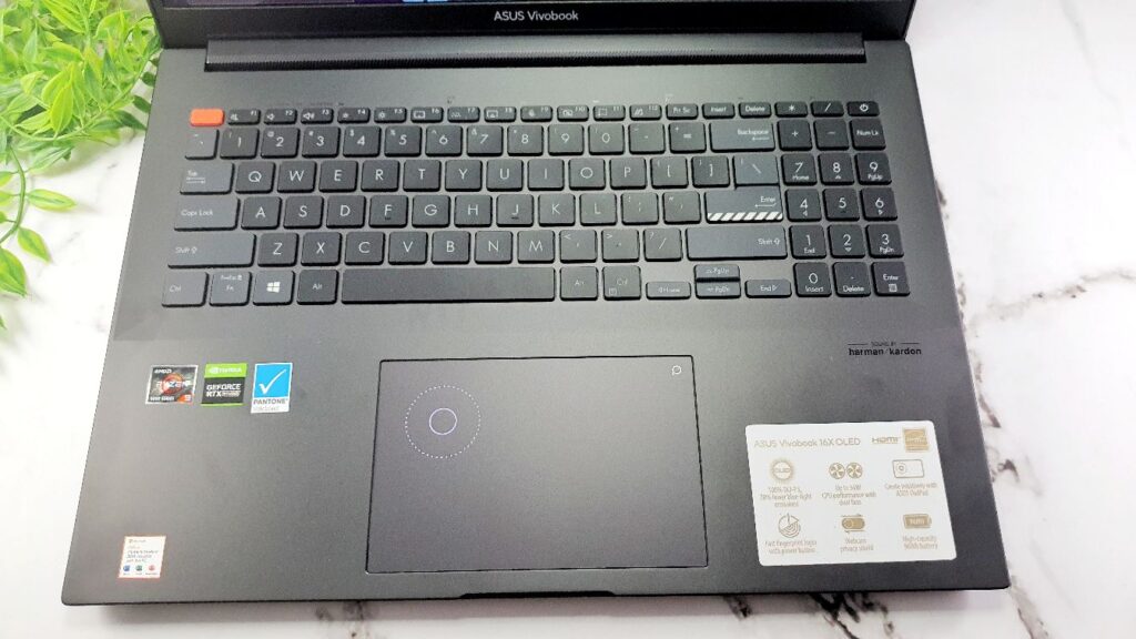 Asus Vivobook Pro 16X OLED M7600Q review dialpad keyboard