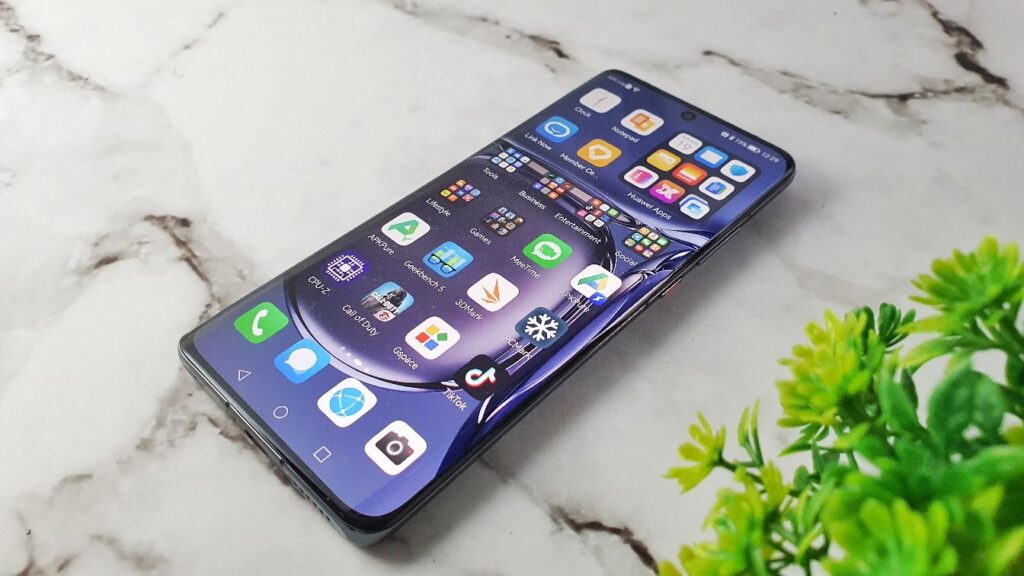 Huawei P50 Pro Review front