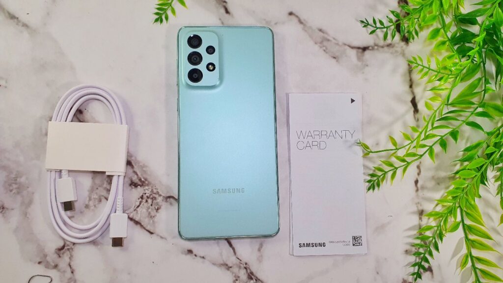 Samsung Galaxy A73 first look box contents