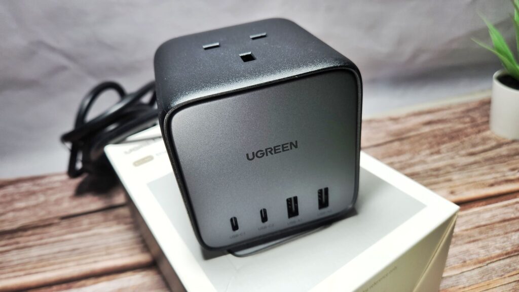 Ugreen 65W GaN DigiNest Cube Charging Station Review angled