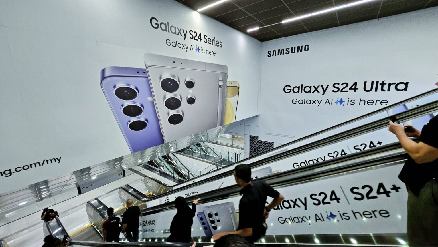 Samsung Takes Over TRX Samsung Galaxy MRT Station In Style Hitech Century