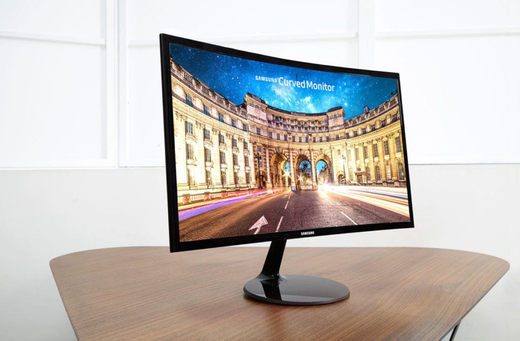 Samsung's new 24-inch display has killer curves 9