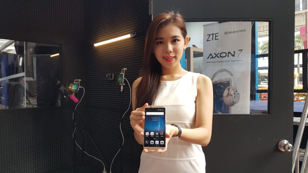 ZTE launches their flagship Axon 7 phone for RM1,999 1