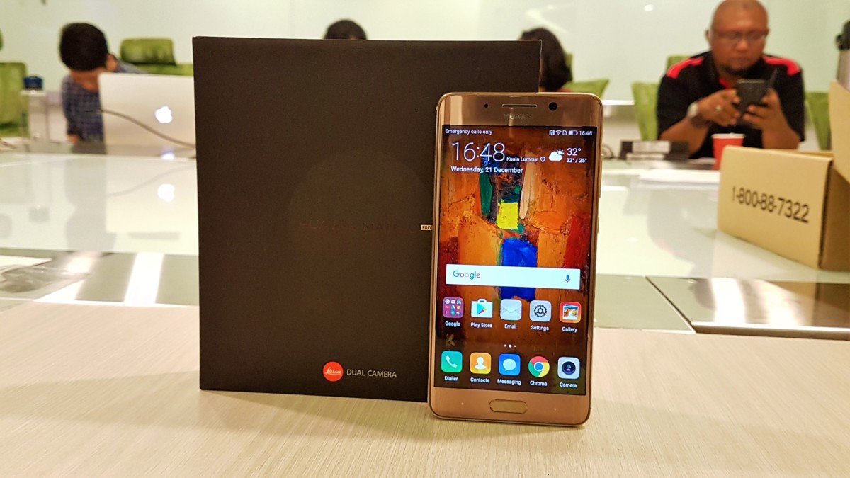 A hands-on with Huawei's Mate 9 Pro: Leica goodness dialled to 11