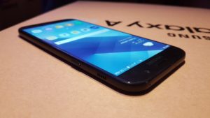Samsung's Galaxy A (2017) series preorder extended to 22 January 13