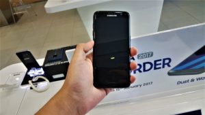 Samsung unleashes Galaxy S7 edge with massive 128GB storage in Black Pearl finish 34