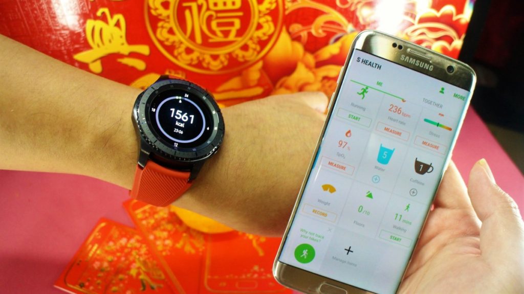 3 Ways the Samsung Gear S3 will help you rock the Year of the Rooster 3