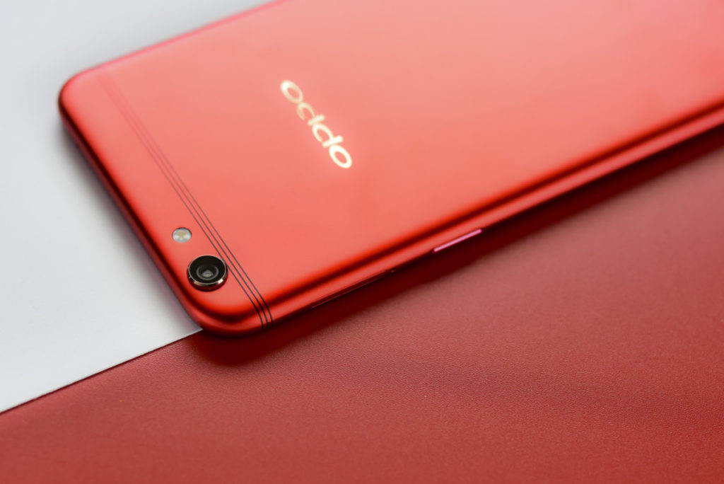 OPPO now lets you preorder a personalised Valentine Red R9s 1