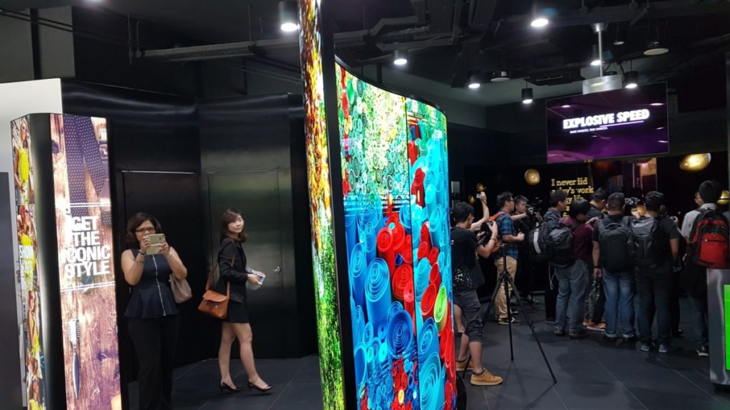 New LG Singapore Innovation Centre showcases the science of OLED signage 19