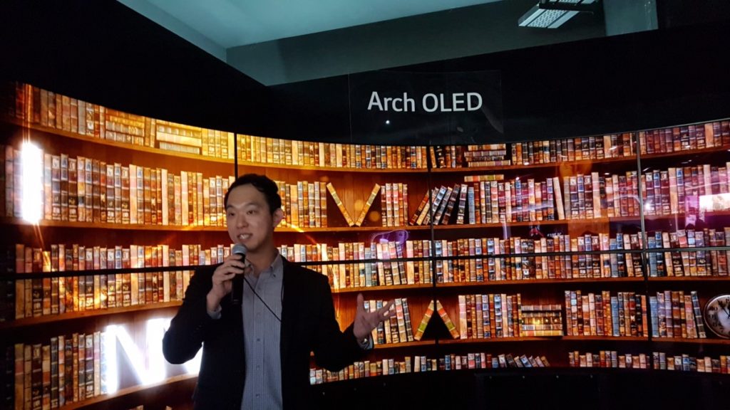 New LG Singapore Innovation Centre showcases the science of OLED signage 12