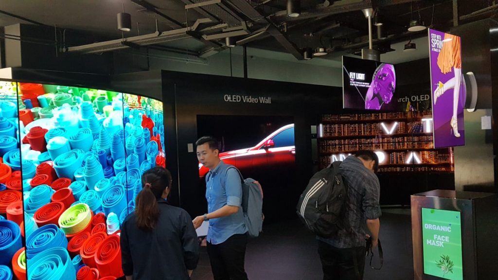 New LG Singapore Innovation Centre showcases the science of OLED signage 5