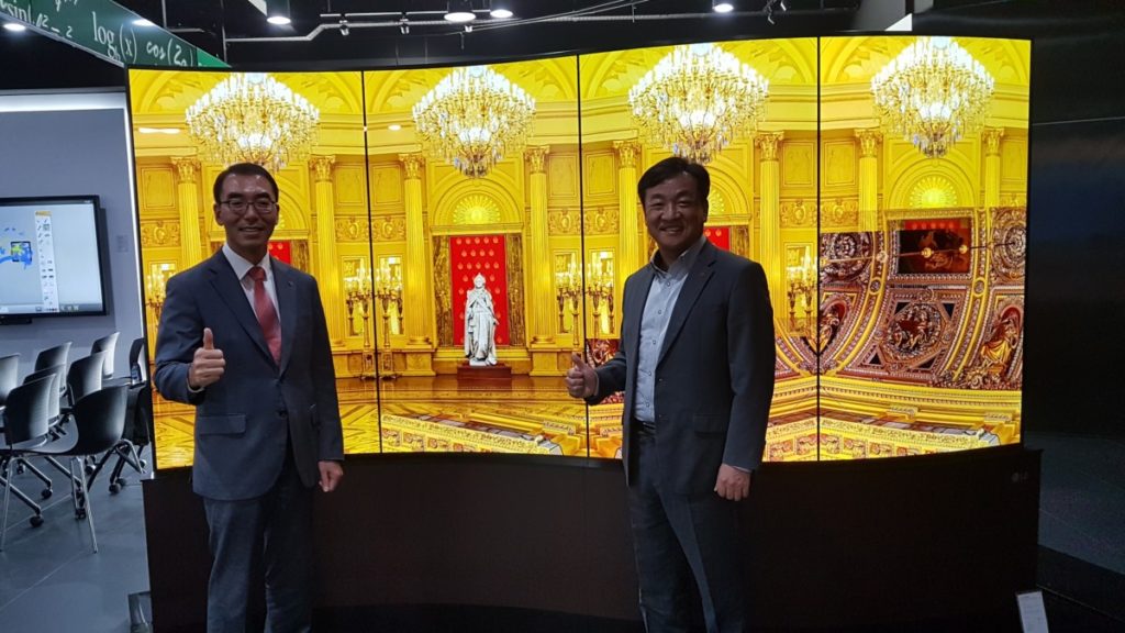 New LG Singapore Innovation Centre showcases the science of OLED signage 6