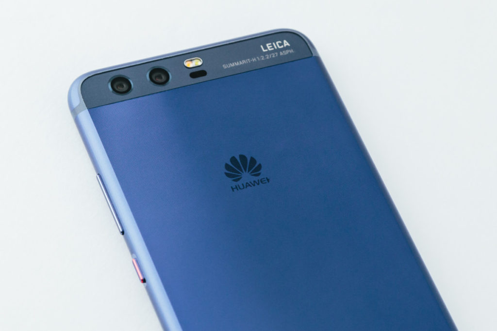 Huawei's P10 in Dazzling Blue and Greenery arriving on May 5 5
