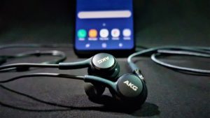 The sound of music on the Galaxy S8's bundled AKG headphones 1