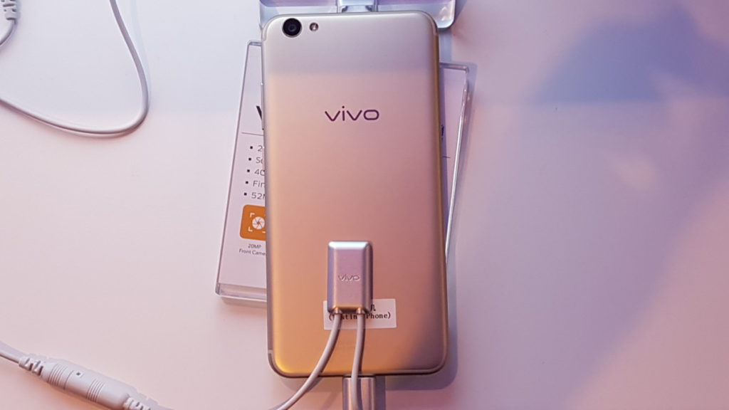 Vivo launches selfie-centric V5s phone for RM1299 7