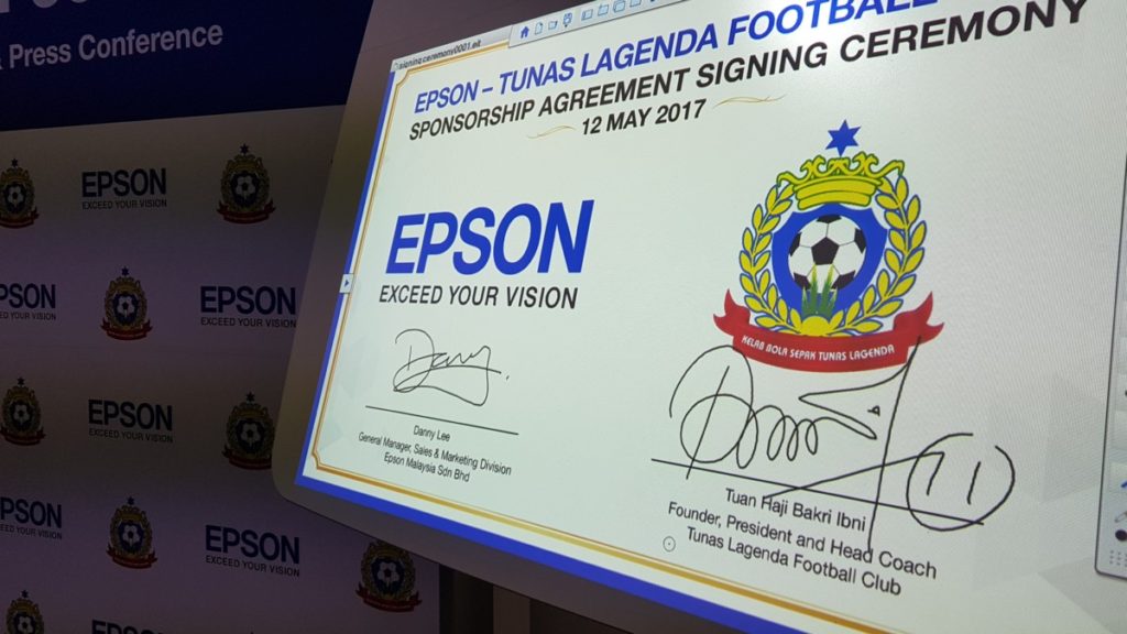 Epson sponsors Tunas Lagenda Football Club 9