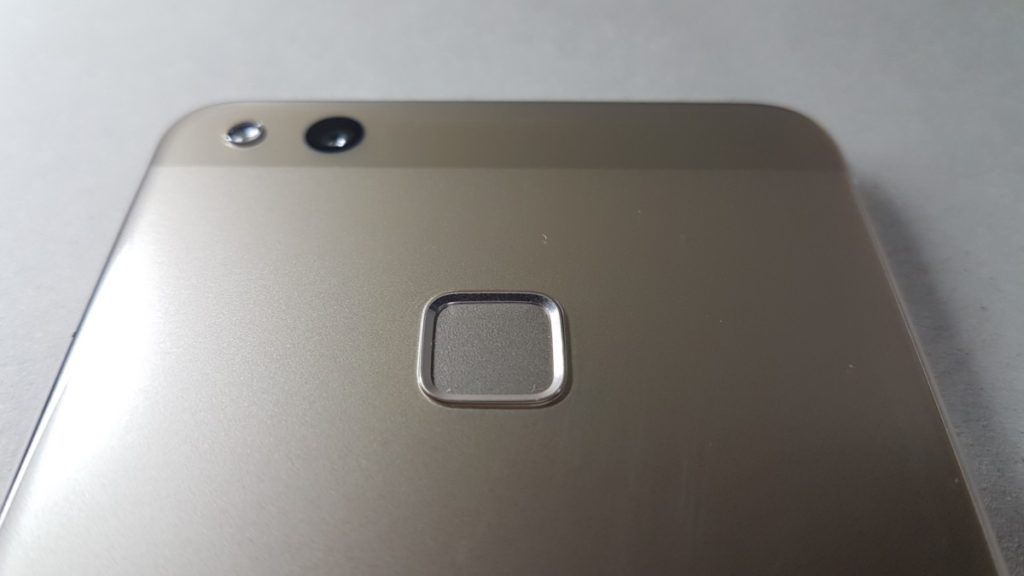 [Review] Huawei P10 Lite -Lite it up 11