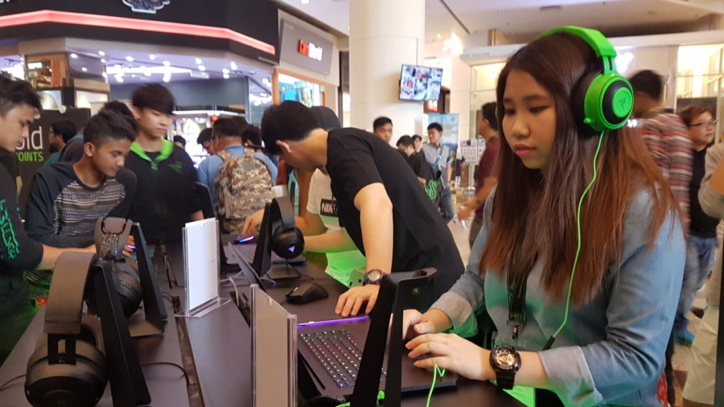 Razer fans at the event testing the new gear
