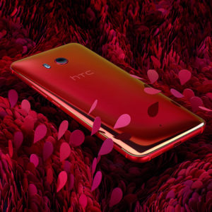 HTC’s best looking phone ever made the U11 now comes in Solar Red 14