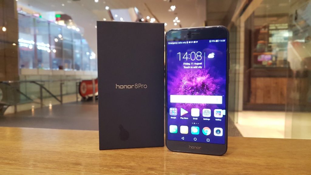 The honor 8 Pro is yours this Christmas for RM1,799 24