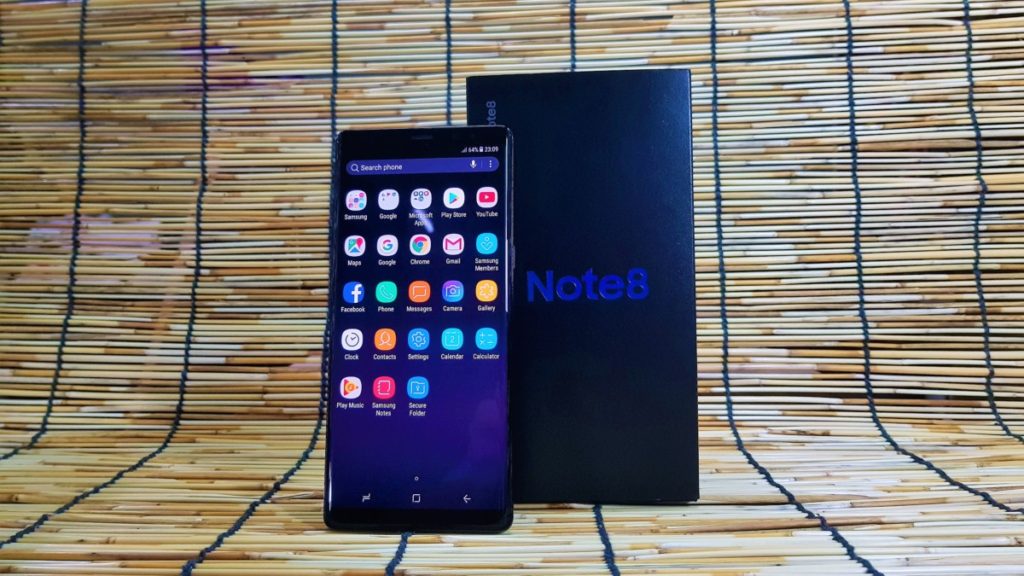 Unboxing and Hands-On with the Samsung Galaxy Note8 2