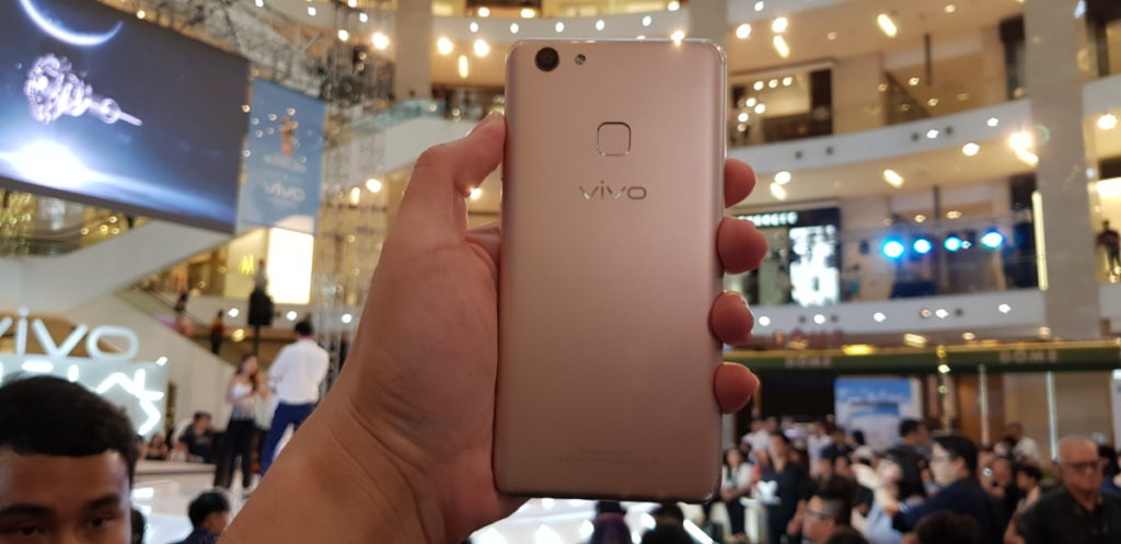 Vivo launches V7+ selfie camphone in Malaysia 2