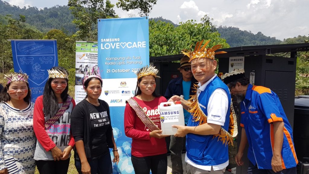 Samsung lights up lives of Kampung Ulu Tual villagers with Love & Care programme 2