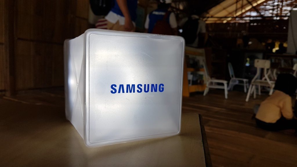 Samsung lights up lives of Kampung Ulu Tual villagers with Love & Care programme 3