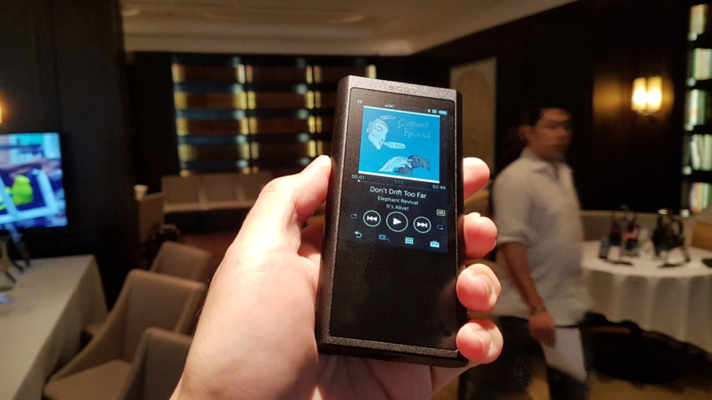 Sony’s premium ZX300 Walkman offers Hi-Res audio on the go for RM2,599 20
