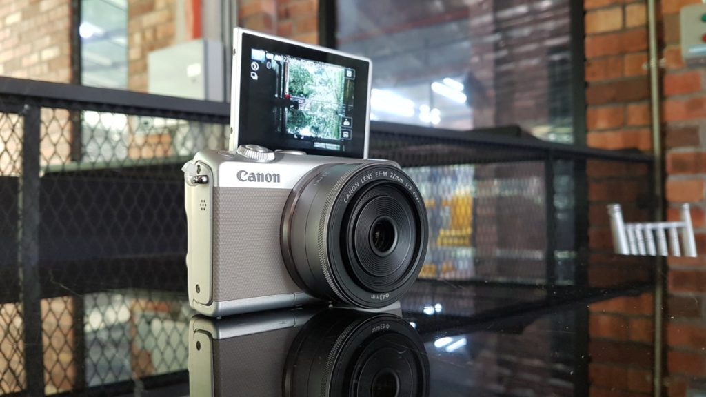 Hands-On with Canon’s EOS M100 mirrorless compact 2