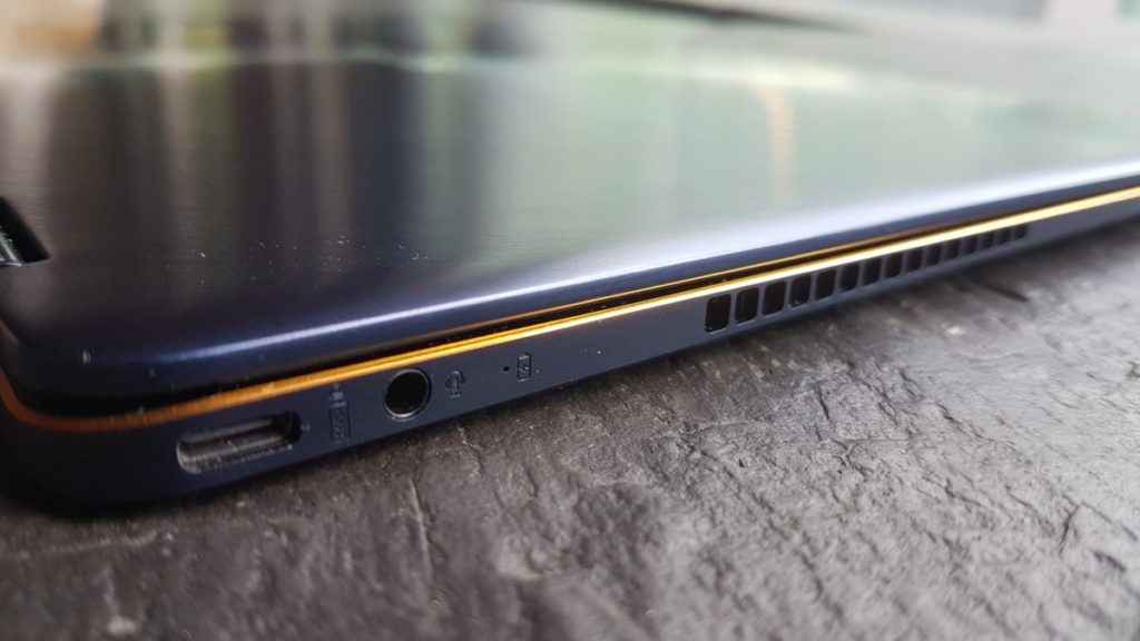 [ Review] Asus Zenbook Flip S UX370UA : Svelte and light 5