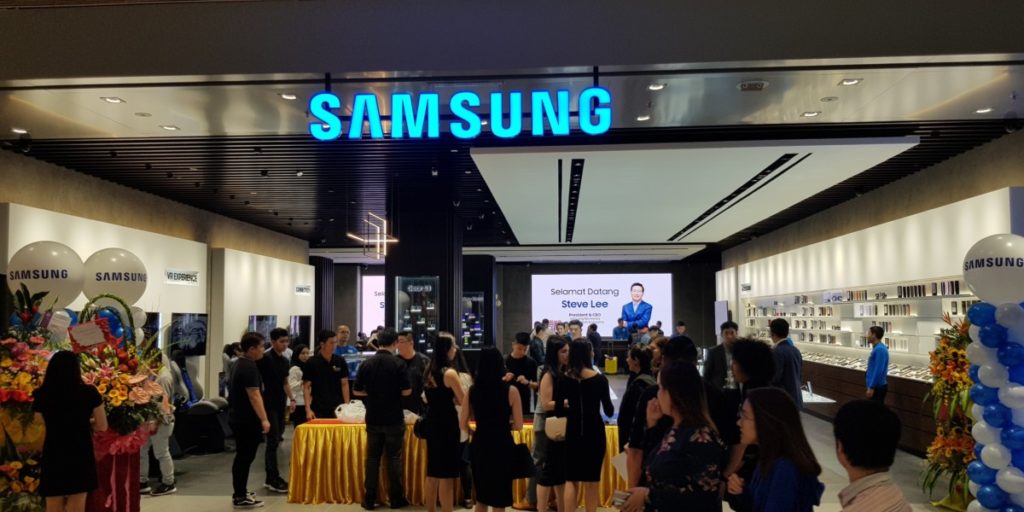 The Samsung Premium Experience store opens at Pavilion mall 2