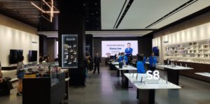 The Samsung Premium Experience store opens at Pavilion mall 39