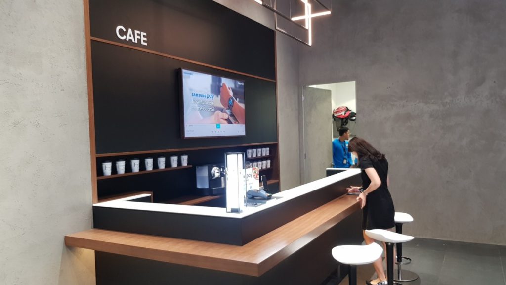 The new Samsung Experience store has a cozy looking cafe with coffee and other beverages on tap for customers