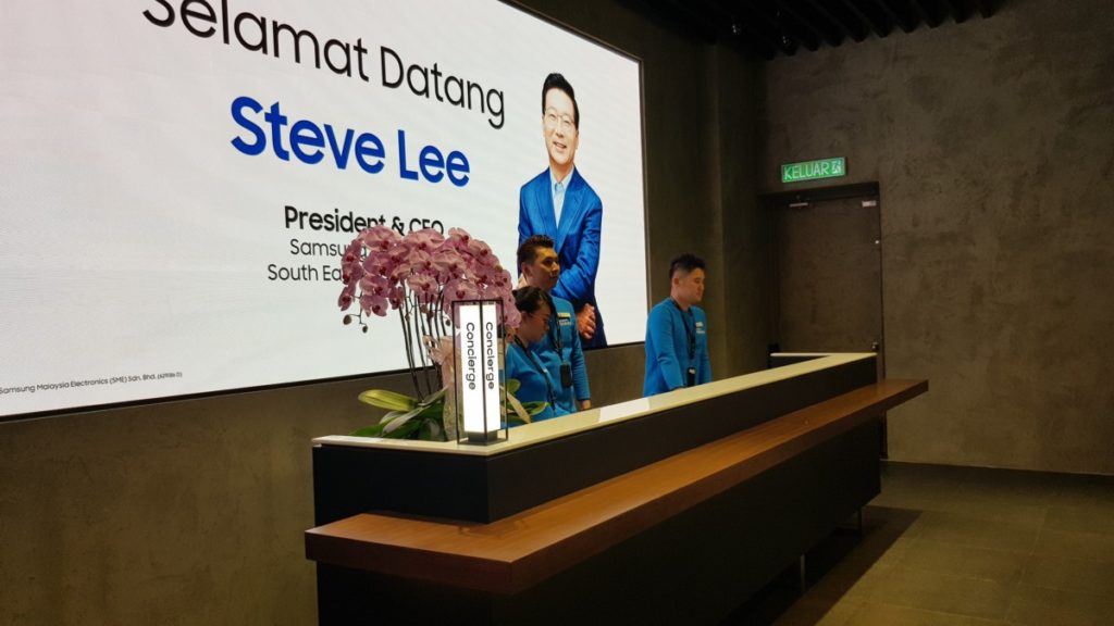 The Samsung Premium Experience store opens at Pavilion mall 10