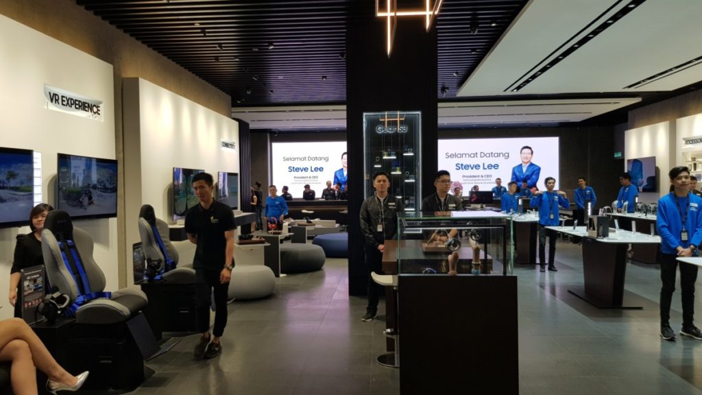 The Samsung Premium Experience store opens at Pavilion mall 5